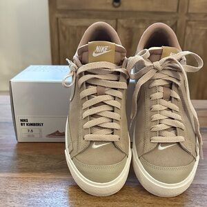 Nike Blazer Low - women’s - 7.5